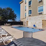 Days Inn & Suites By Wyndham San Antonio Near Frost Bank Center