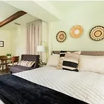 Conveniently Located San Antonio Getaway