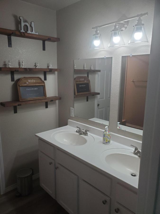 Guest house Conveniently Located Getaway *