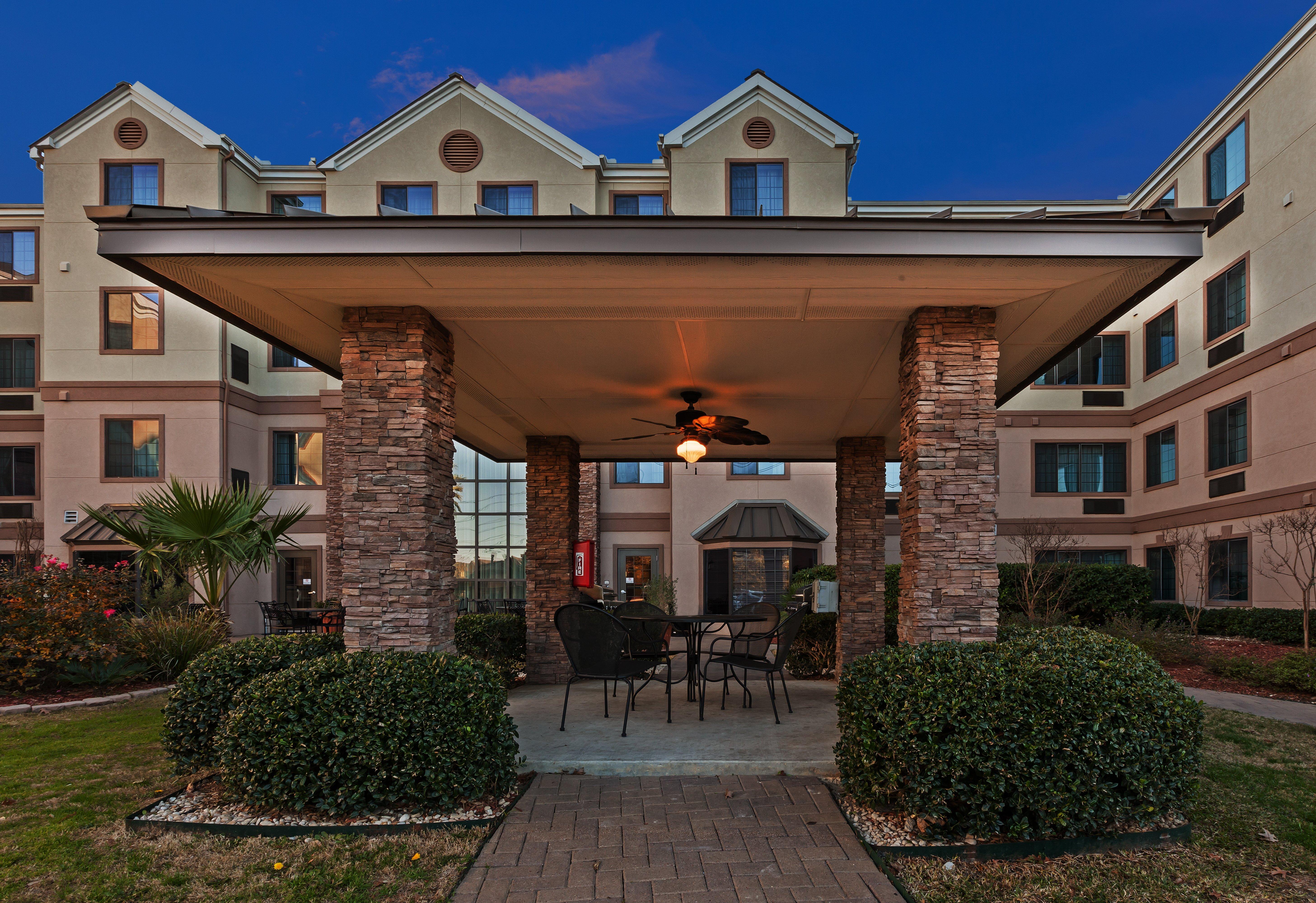 Hotel Staybridge Nw Near Six Flags Fiesta, An Ihg