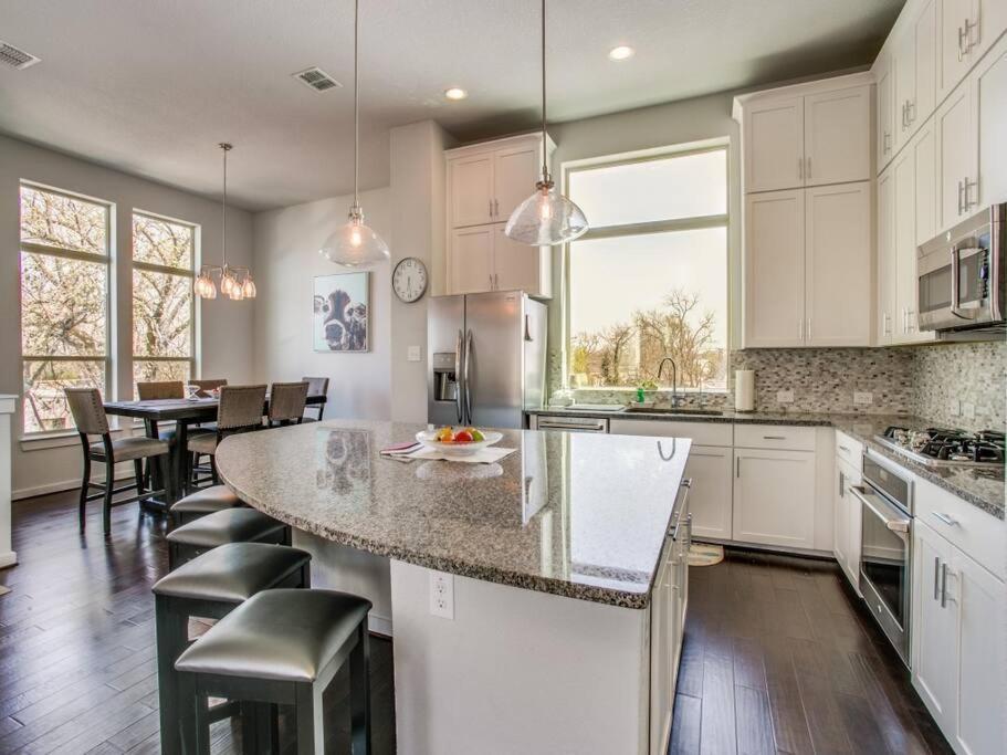 Elegant 3 Bed Walk To Riverwalk/pearl/st Mary San Antonio