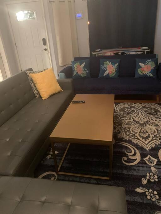 Comfort 4 Bedroom 3 Bath 5 Mins From Sea World San Antonio
