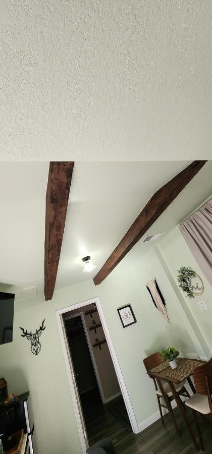 Conveniently Located Getaway Guest house