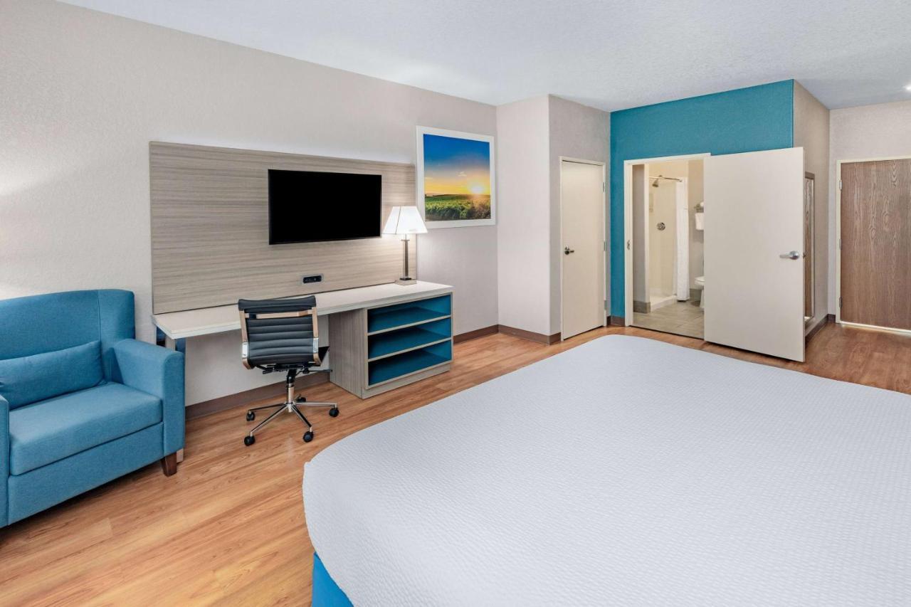 Hotel Days & By Wyndham Near Frost Bank Center