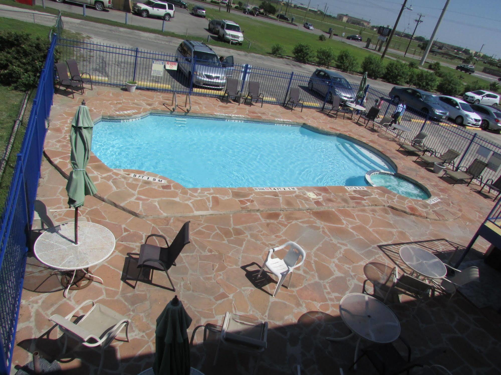 Oyo Lackland Air Force Base West Hotel 2*