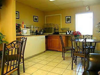 Hotel Oyo Lackland Air Force Base West 2*