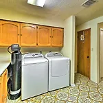 Relaxing Helotes Apt 7 Mi To Ut At San Antonio!