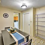 Relaxing Helotes Apt 7 Mi To Ut At San Antonio!