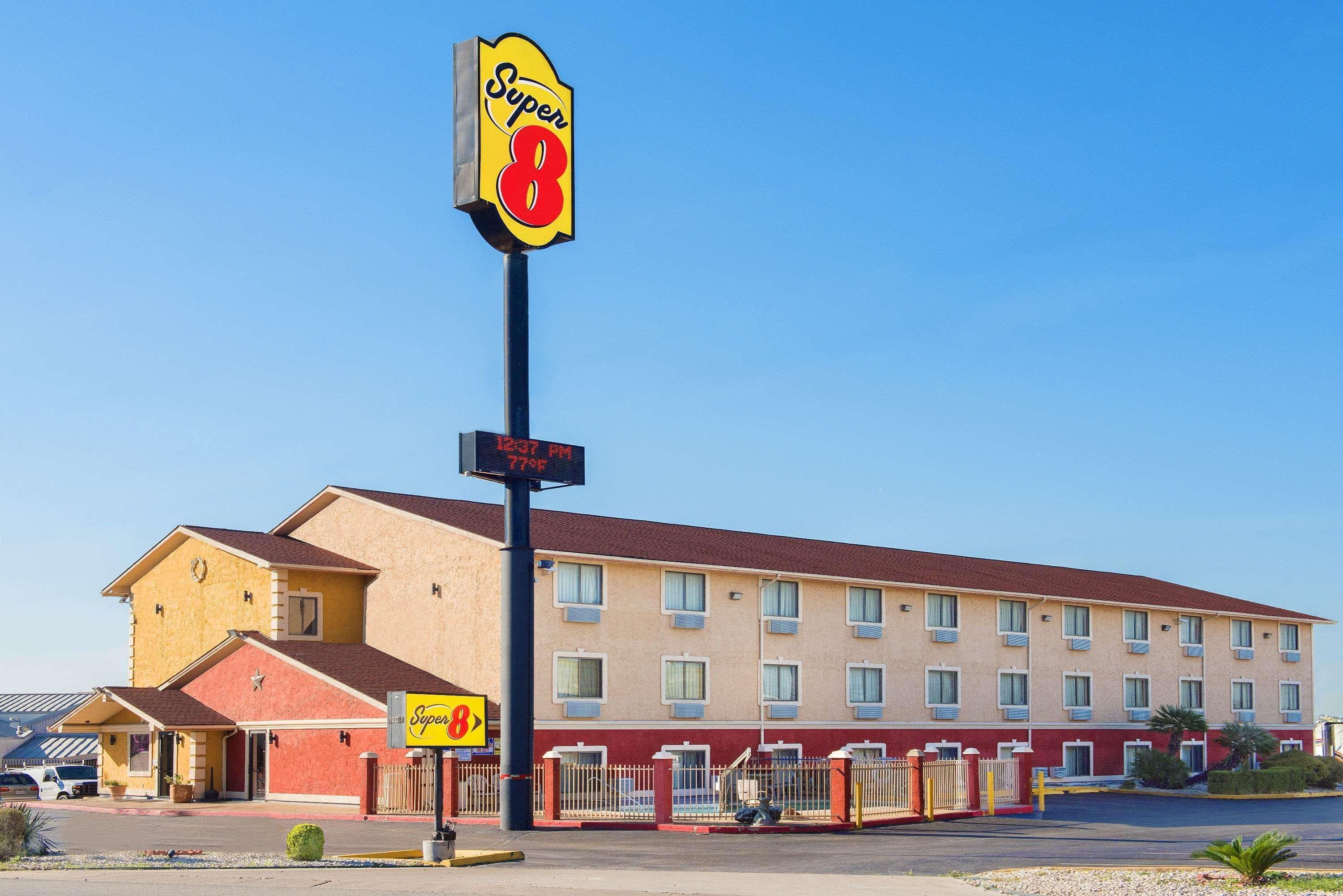 Hotel Super 8 By Wyndham San Antonio/i-35 North