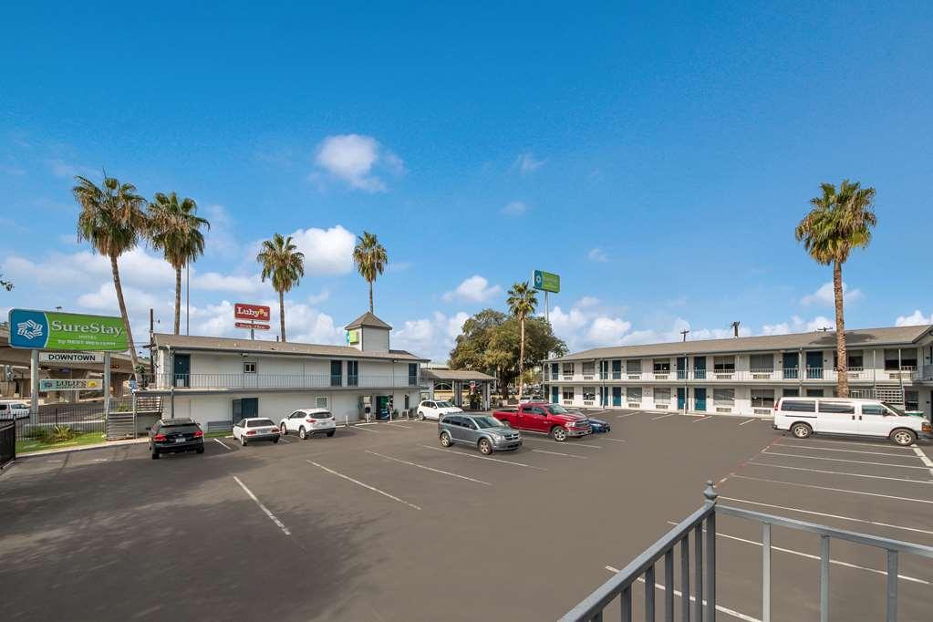 Riverwalk Hotel 3*