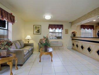 Super 8 By Wyndham San Antonio/i-35 North Hotel *