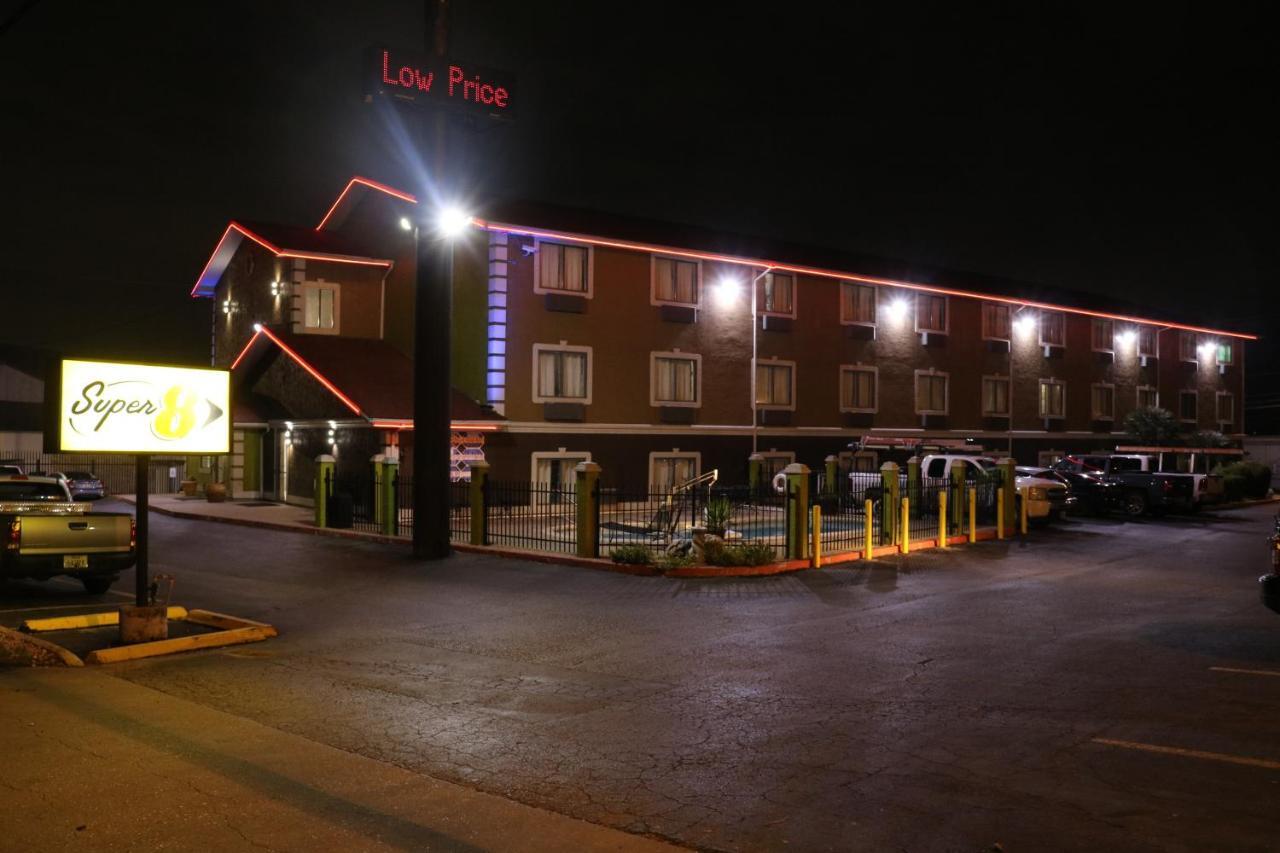 Super 8 By Wyndham San Antonio/i-35 North Hotel *