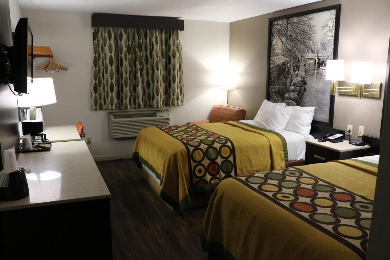 Hotel Super 8 By Wyndham San Antonio/i-35 North