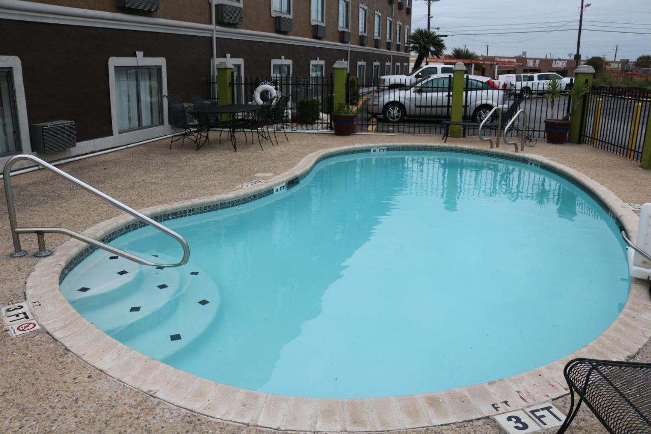 Hotel Super 8 By Wyndham San Antonio/i-35 North