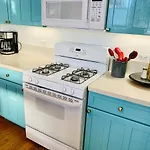 Pershing Place: Historic Home With Heated Spa/Pool By Zoo, Pearl, Golf, Witte