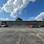 Mid Towne Inn & Suites