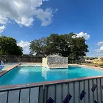 Mid Towne Inn & Suites