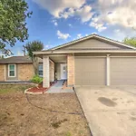 Pet-Friendly San Antonio Gem Near Nature Preserve!