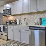 Updated San Antonio Home Near Dtwn And Parks!
