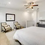 Gorgeous 4 Bed Home On St Mary\'S - Minutes To Riverwalk/Pearl