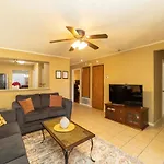Style & Comfort Townhome Near Most Tourist Attractions