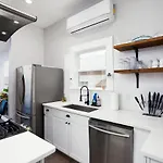 Modern 3 Bed, 2 Bath Home Minutes To Downtown & Alamodome