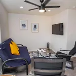 Adorable 2Br Guesthouse Close To Riverwalk And Dt