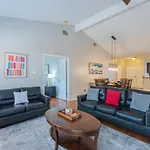 Beautiful House In An Upscale Neighborhood With Pool, Private Patio & Bbq