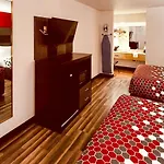 Econo Lodge Inn & Suites Downtown San Antonio
