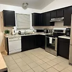 New Remodel - Close To Sea World- Family Friendly