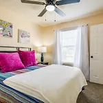 San Antonio Townhome About 2 Mi To Aquarium!