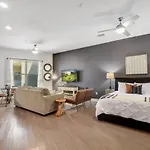 Style And Comfort Studio Southtown Gym Pool