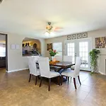 Home With Pool Near Sea World & Lackland