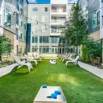 Radiant Condo On The Riverwalk 1325