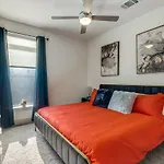 Radiant Condo On The Riverwalk 1325
