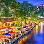 Holiday Inn Express & Suites San Antonio Brooks City Base By Ihg