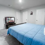 Chic Home Near Botanical Garden