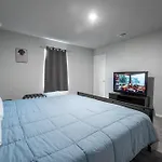 Chic Home Near Botanical Garden