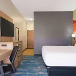 La Quinta Inn & Suites By Wyndham San Antonio Seaworld Lafb