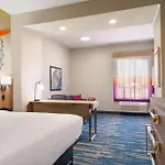 La Quinta Inn & Suites By Wyndham San Antonio Seaworld Lafb
