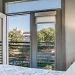 Luxury Condo Facing Riverwalk Free Parking Pet Friendly Centrally Located