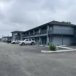 Mustang Inn And Suites
