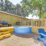 Modern San Antonio Home With Patio, Grill, Fire Pit!