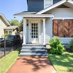 2 Bedroom Unit Near Downtown