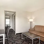 Days Inn By Wyndham San Antonio Near Fiesta Park
