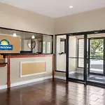 Days Inn By Wyndham San Antonio Near Fiesta Park