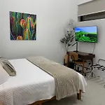 Fyrebird Place - Industrial Loft With Pavilion & Yard