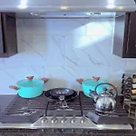 Elegant Luxury Stay In Uptown