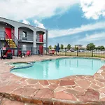 Oyo Hotel San Antonio Lackland Air Force Base West