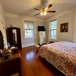 Brackenridge House Bed And Breakfast